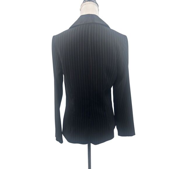Frederick of Hollywood  Vintage Black Pinstripe Blazer with Satin Lapel and Pear - Picture 8 of 12